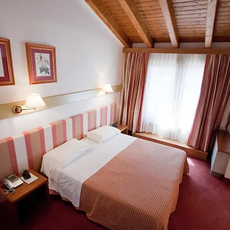 Eurohotel Palace ホテル 4*